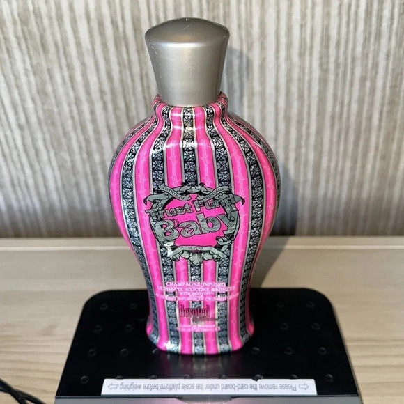 Trust Fund Baby Champagne infused Ultimate Silicone Bronzer Lotion - Picture 4 of 4